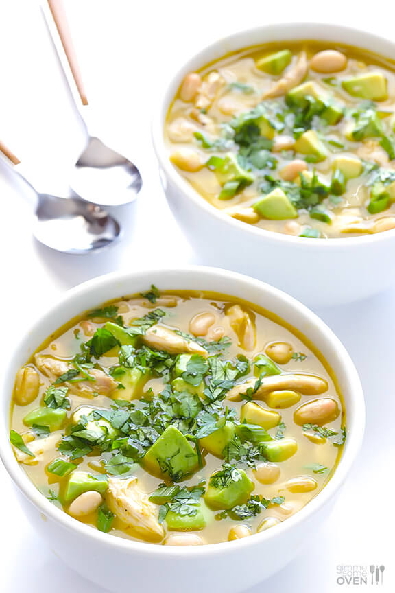 5-Ingredient Easy White Chicken Chili -- make it in the slow cooker or on the stovetop in minutes! | gimmesomeoven.com