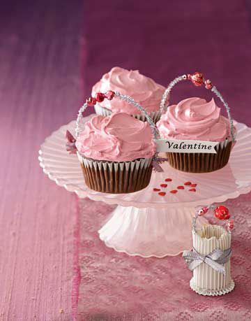 pink valentine day cupcakes