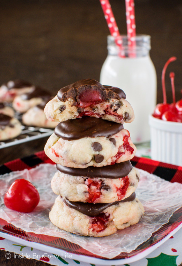 DIY Valentines Day Cookies - Chocolate Chip Cherry Cookies - Easy Cookie Recipes and Recipe Ideas for Valentines Day - Cute DIY Decorated Cookies for Kids, Homemade Box Cookies and Bouquet Ideas - Sugar Cookie Icing Tutorials With Step by Step Instructions - Quick, Cheap Valentine Gift Ideas for Him and Her http://diyjoy.com/diy-valentines-day-cookie-recipes