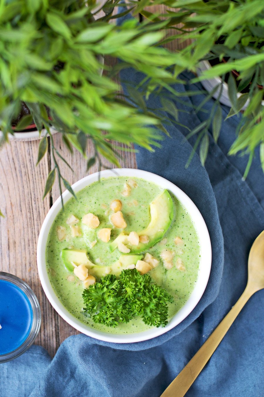 Detox Broccoli Soup #vegan #glutenfree www.contentednesscooking.com