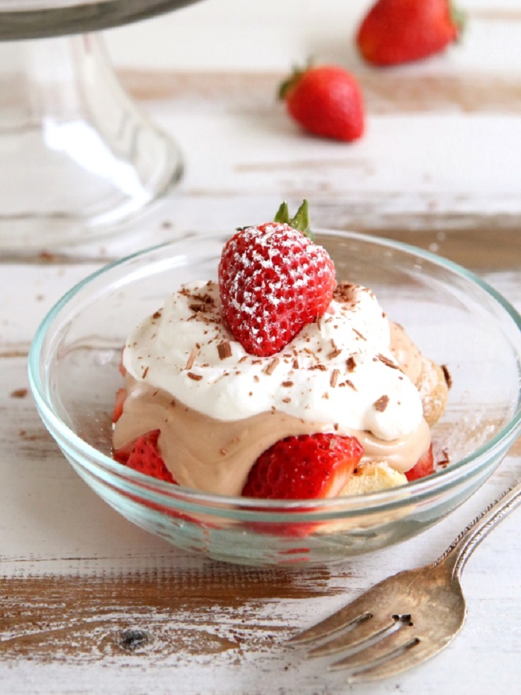 strawberry-chocolate-tiramisu-trifle