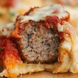 Meatball Marinara Pull-Apart Buns