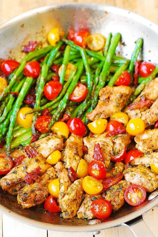 One-Pan Pesto Chicken and Veggies 1