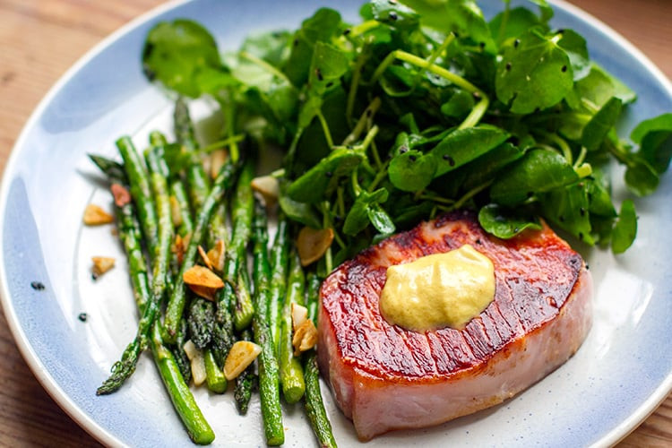 Pork Steaks & Garlic Asparagus