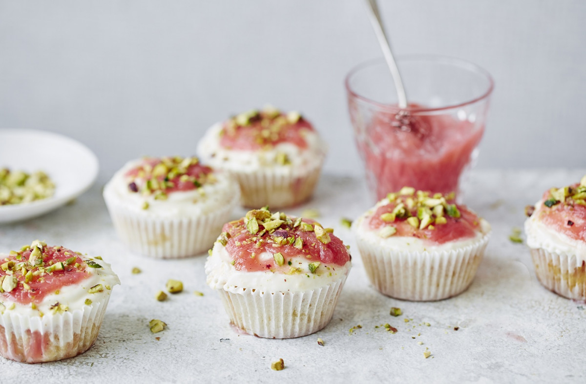 Rhubarb and Pistachio Cupcakes