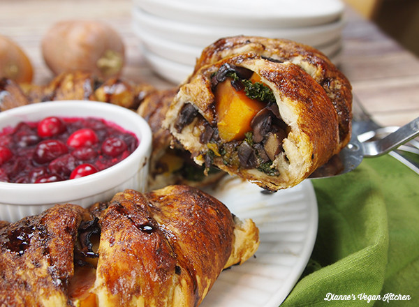 Thanksgiving Vegetable Crescent Roll Ring
