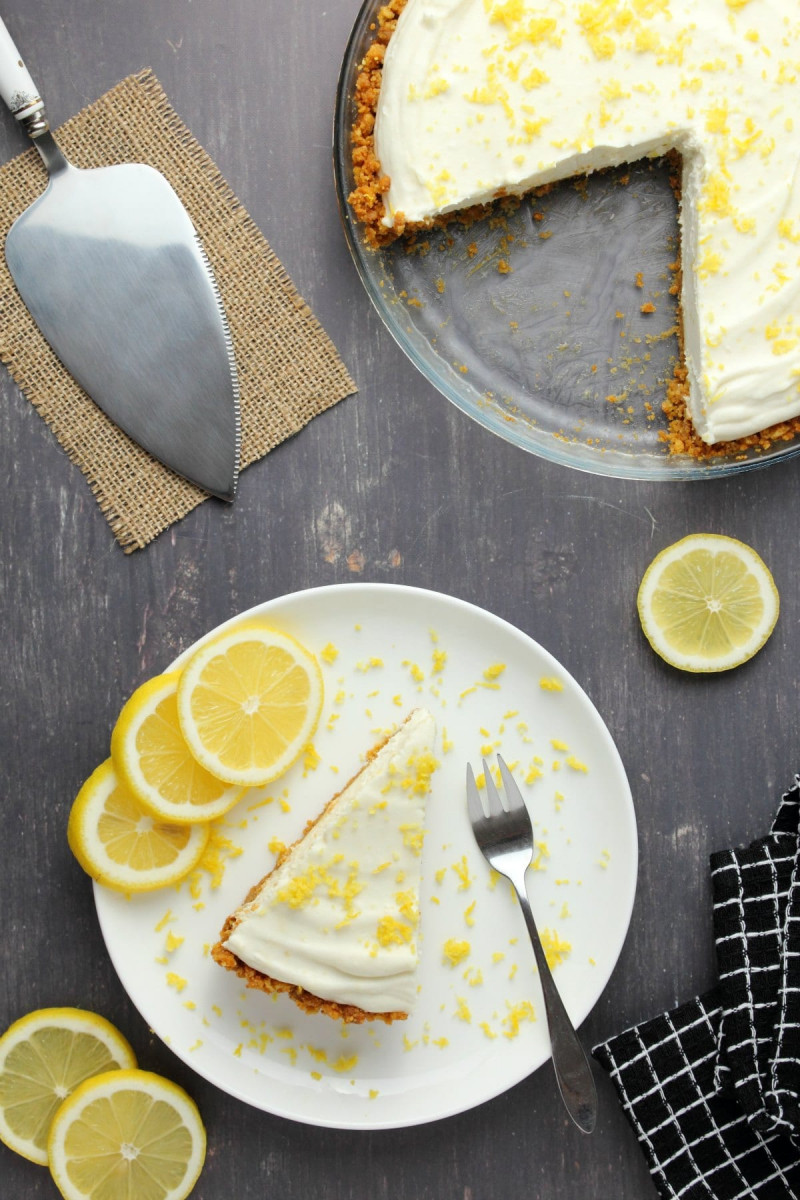 Vegan Lemon Pie With Ginger Cookie Crust