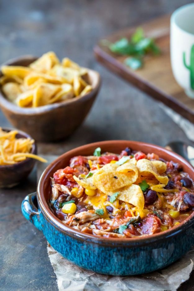 Chili Recipes - Slow Cooker Chicken Frito Chili - Easy Crockpot, Instant Pot and Stovetop Chili Ideas - Healthy Weight Watchers, Pioneer Woman - No Beans, Beef, Turkey, Chicken https://diyjoy.com/chili-recipes