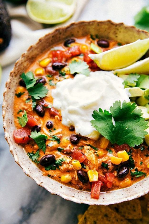 Chili Recipes - Easy Crockpot Creamy Chicken Enchilada Chili - Easy Crockpot, Instant Pot and Stovetop Chili Ideas - Healthy Weight Watchers, Pioneer Woman - No Beans, Beef, Turkey, Chicken https://diyjoy.com/chili-recipes