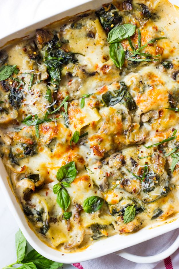 Best Casserole Recipes - Chicken Mushroom and Spinach Lasagna - Healthy One Pan Meals Made With Chicken, Hamburger, Potato, Pasta Noodles and Vegetable - Quick Casseroles Kids Like - Breakfast, Lunch and Dinner Options - Mexican, Italian and Homestyle Favorites - Party Foods for A Crowd and Potluck Dishes http://diyjoy.com/best-casserole-recipes