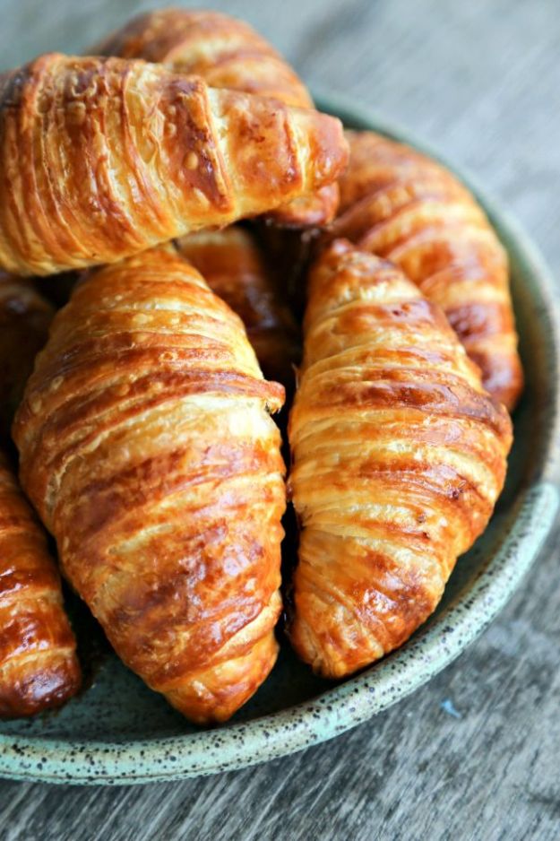 Breakfast Breads - Homemade Croissants - Homemade Breakfast Bread Recipes - Healthy Fruit, Nut, Banana and Vegetable Recipe Ideas - Best Brunch Dishes #breakfastrecipes #brunch https://diyjoy.com/breakfast-bread-recipes