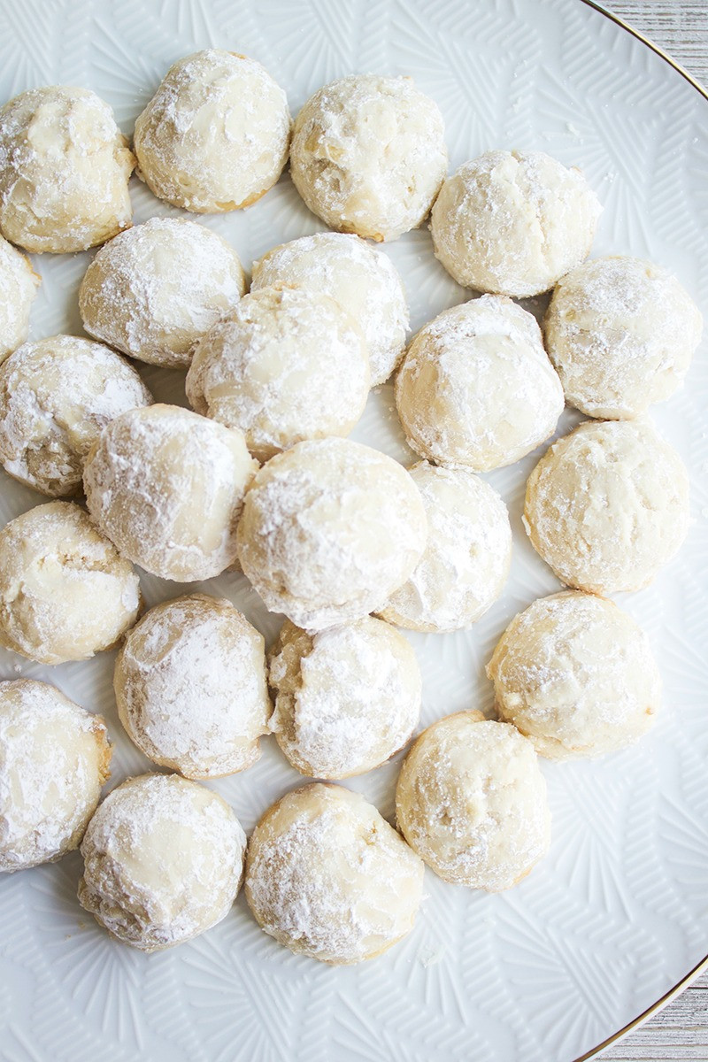 Almond Christmas Cookies
 5 Ingre nt Vanilla Almond Snowball Cookies • Bread Booze