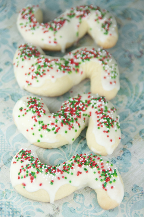 Anisette Christmas Cookies
 Italian Anisette Cookies