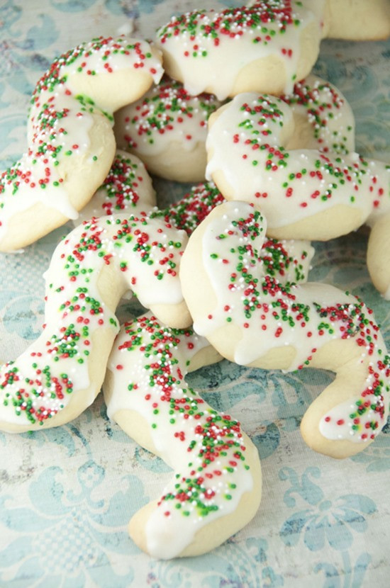 Anisette Christmas Cookies
 30 Plus Festive Christmas Cookie Recipes — Let s Dish Recipes