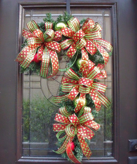 Candy Cane Christmas Decor
 Candy Cane Wreath Christmas Wreath Candy Cane Decoration