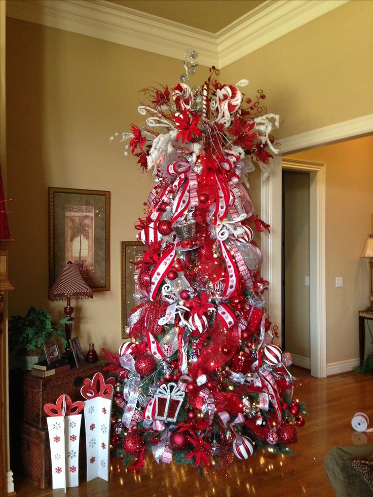 Candy Cane Christmas Tree Decorating Ideas
 Red and White Candy Cane theme Christmas tree