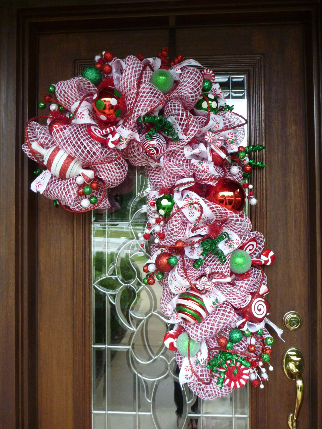 Candy Cane Christmas Wreath
 Deco Mesh CANDY CANE CHRISTMAS Wreath