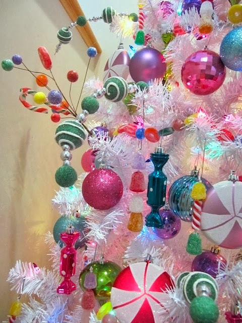 Candy Garland For Christmas Tree
 Sew Many Ways Marshmallow Christmas Tree Garland