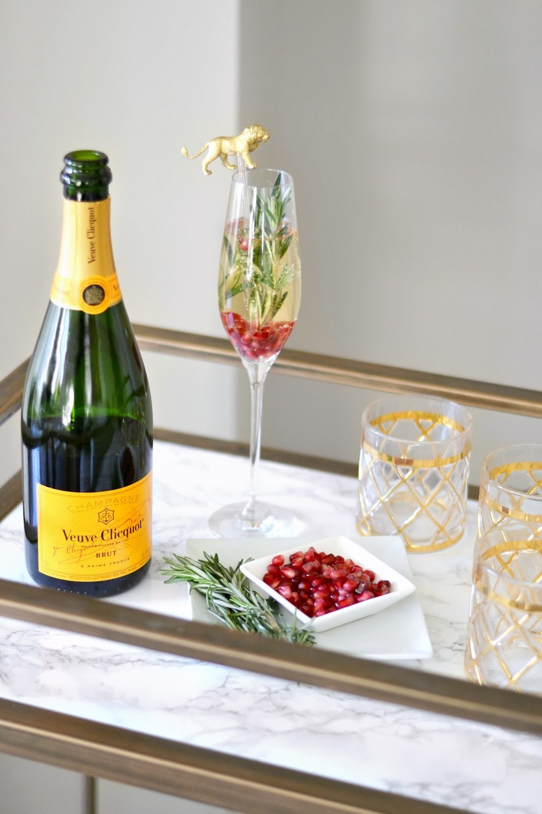 Champagne Christmas Drinks
 Holiday Cocktails at Home bright and beautiful