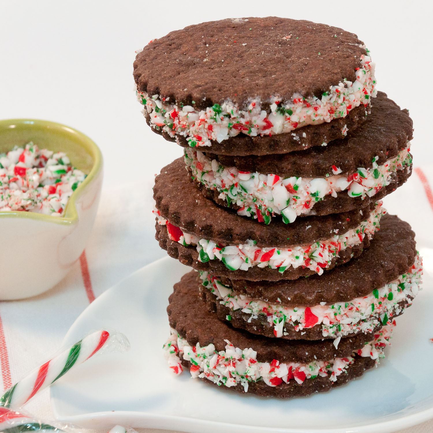 Chocolate Mint Christmas Cookies
 Sweet Twist of Blogging Chocolate Mint Sandwich Cookies