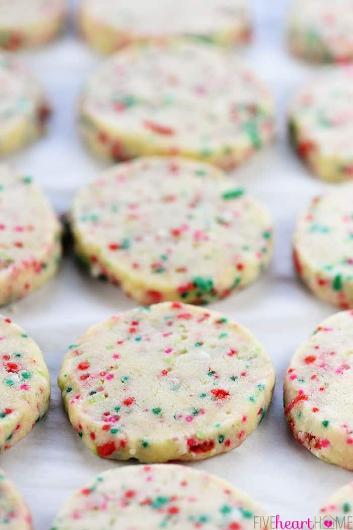 Christmas Baking Receipies
 Easy Christmas Shortbread Cookies • FIVEheartHOME