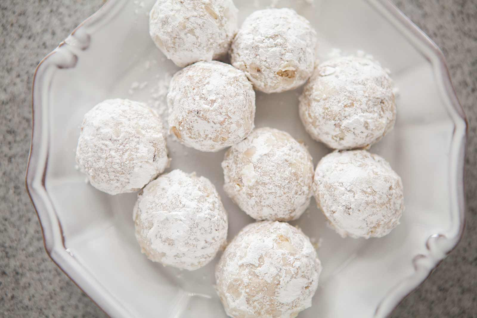 Christmas Ball Cookies Powdered Sugar
 Walnut Snowball Cookies Recipe