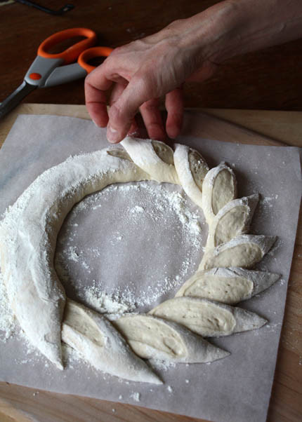 Christmas Bread Wreath
 Holiday Wreath Bread – Artisan Bread in Five Minutes a Day