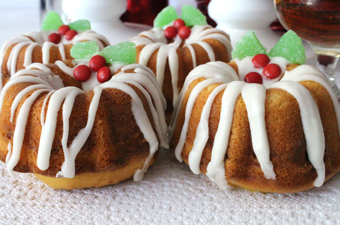 Christmas Bundt Cakes Recipes
 Christmas Mini Bundt Cakes Two Sisters