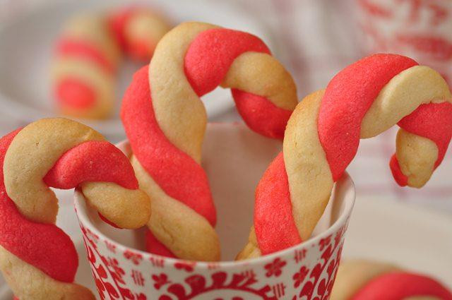 Christmas Candy Cane Cookies
 Candy Cane Cookies Recipe Joyofbaking Video Recipe