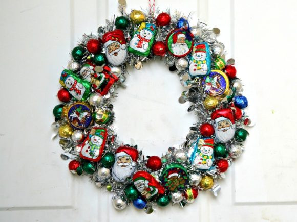 Christmas Candy Wreath
 Make a Christmas Candy Wreath Dollar Store Crafts