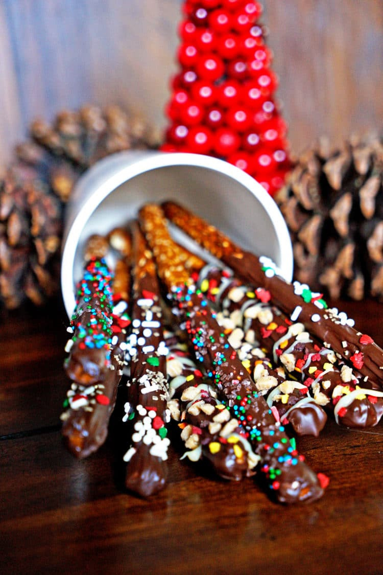 Christmas Chocolate Covered Pretzels
 Do It Yourself Holiday Chocolate Dipped Pretzels