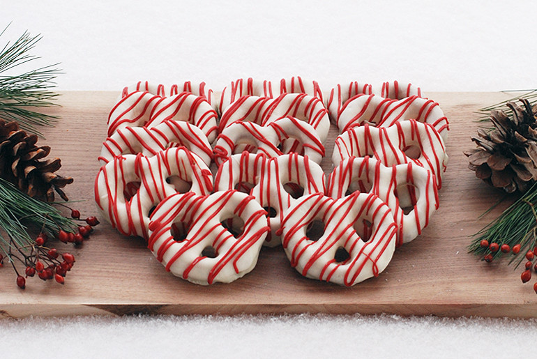 Christmas Chocolate Pretzels
 Chocolate Covered Pretzels Christmas Style The