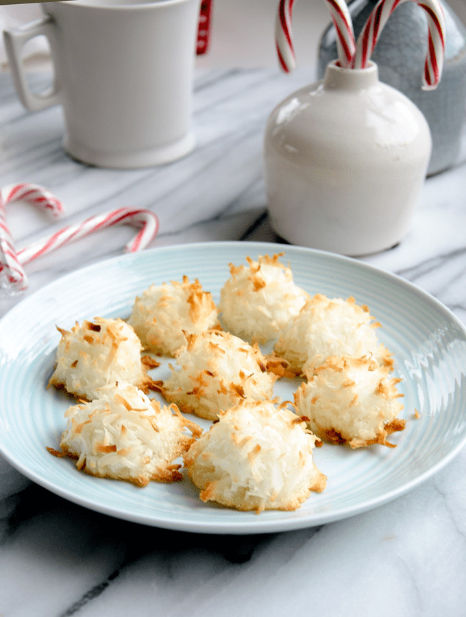 Christmas Coconut Macaroons
 Holiday Cookie 7 Coconut Macaroons Chic & Sugar
