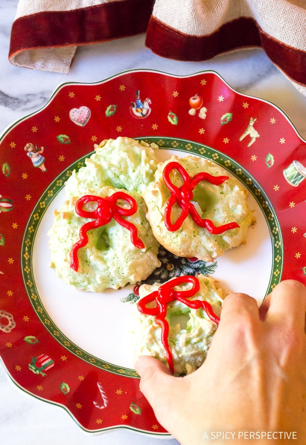 Christmas Coconut Macaroons
 Christmas Wreath Coconut Macaroons A Spicy Perspective