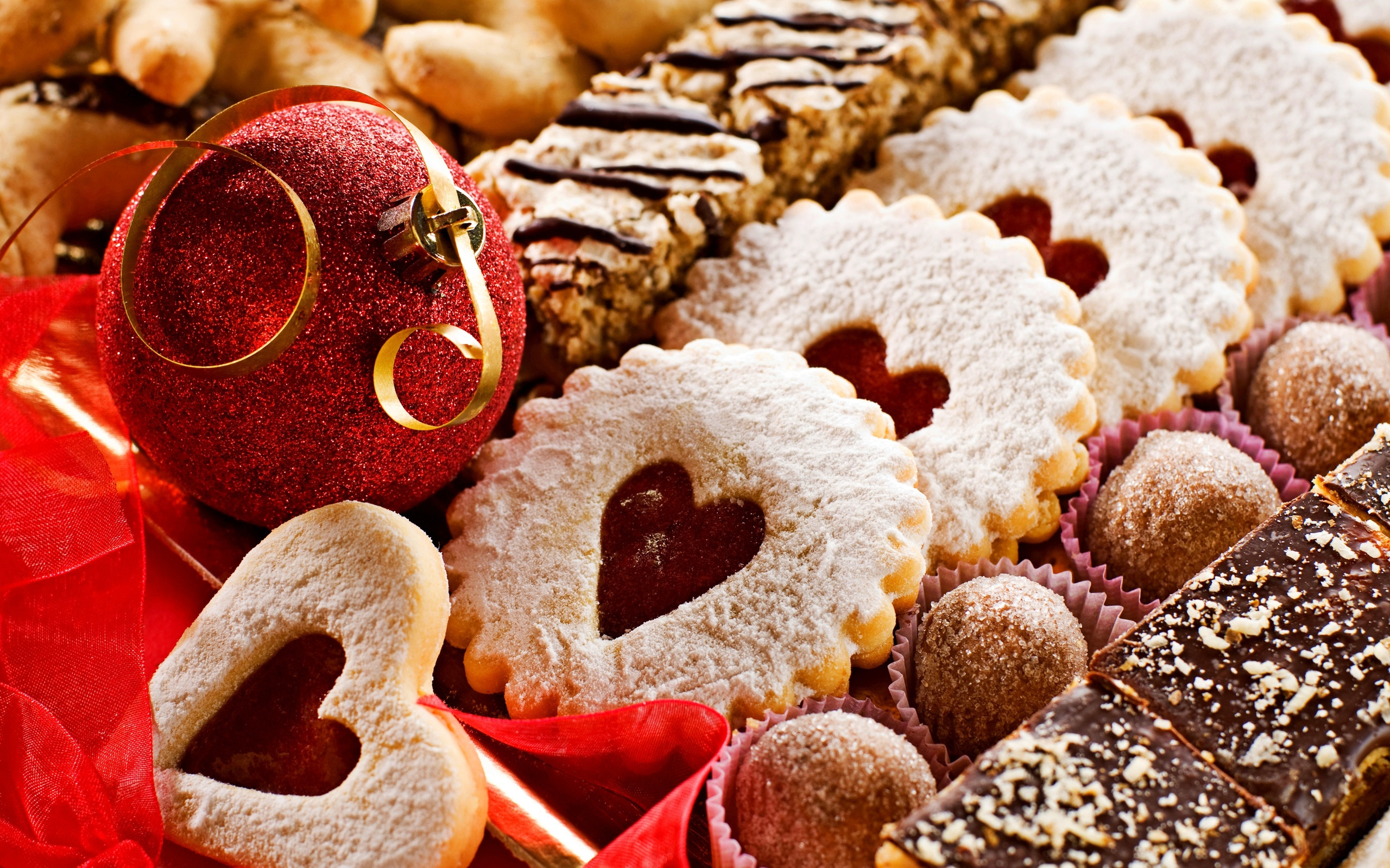 Christmas Cookies And Holiday Hearts
 Delicious Christmas Holiday Cookies Hearts Desktop Wallpaper