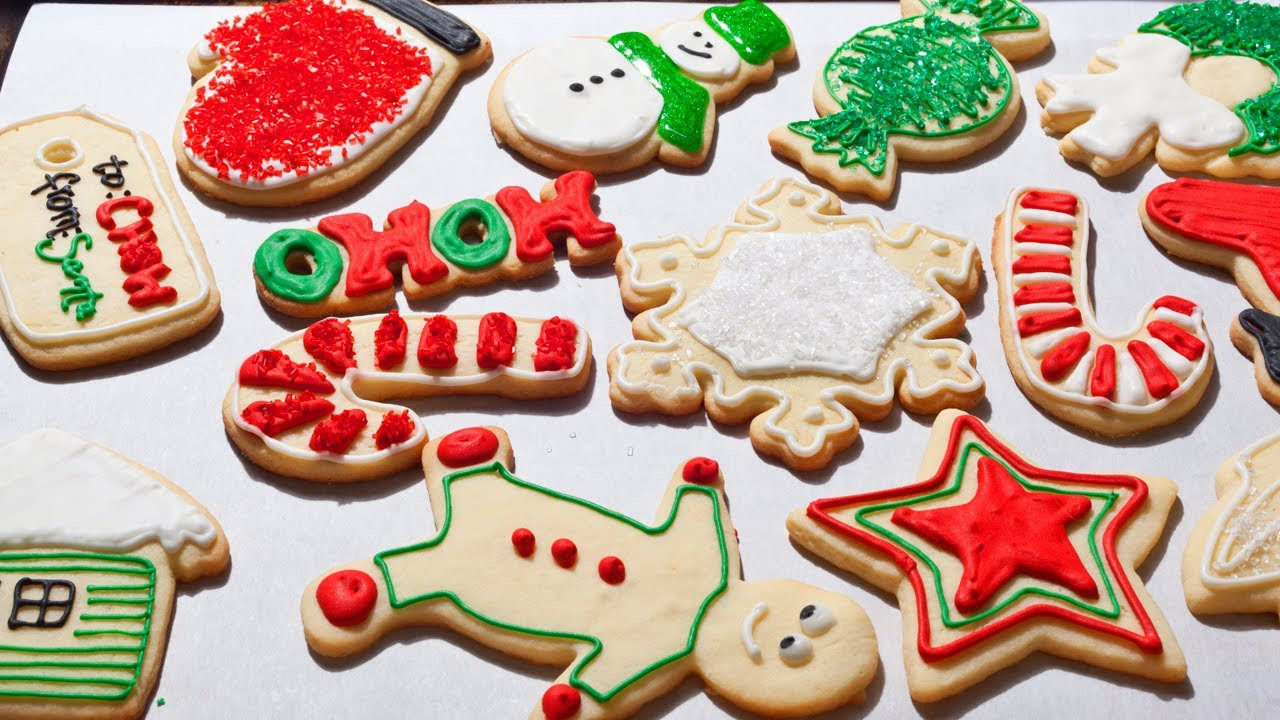Christmas Cookies Decorated
 How to Make Easy Christmas Sugar Cookies The Easiest Way