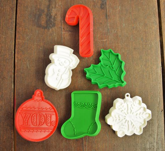 Christmas Cookies Hallmark
 Vintage Hallmark Small Christmas Cookie Cutters 6 Piece Set