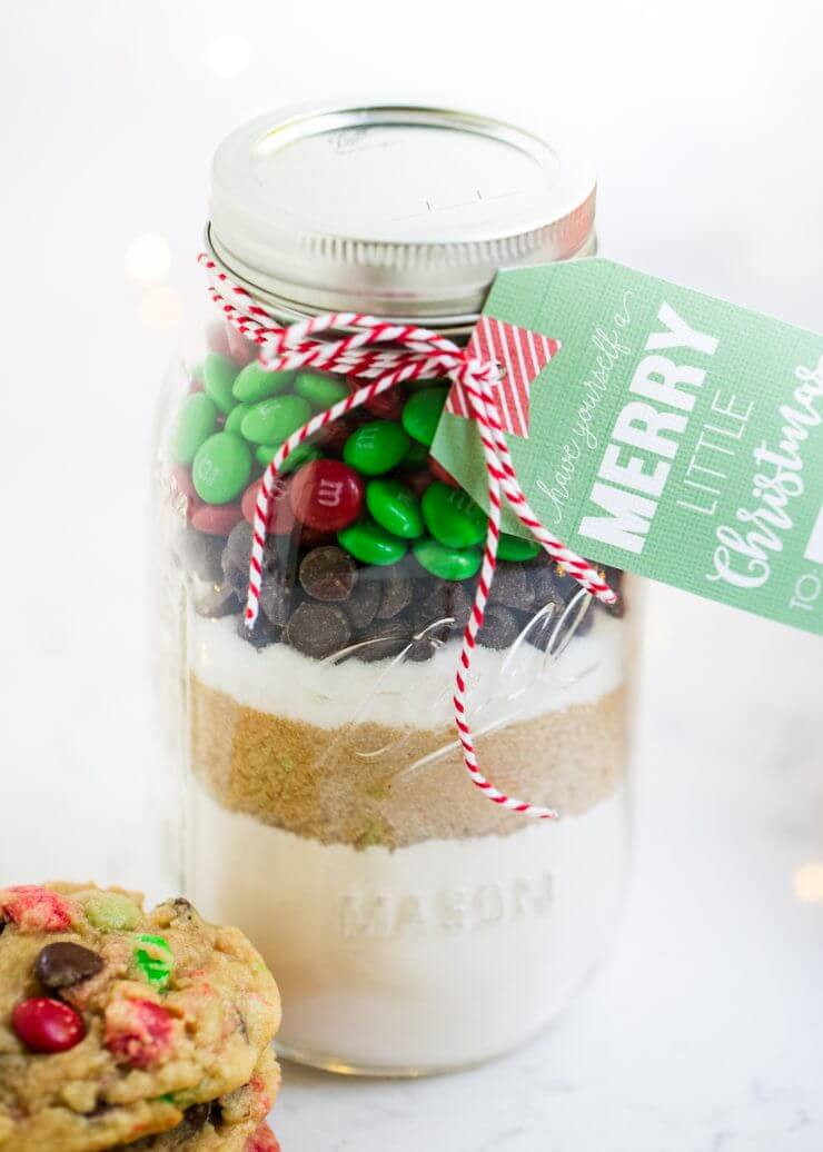 Christmas Cookies In Ajar
 Cookie mix in a jar with FREE printable I Heart Nap Time