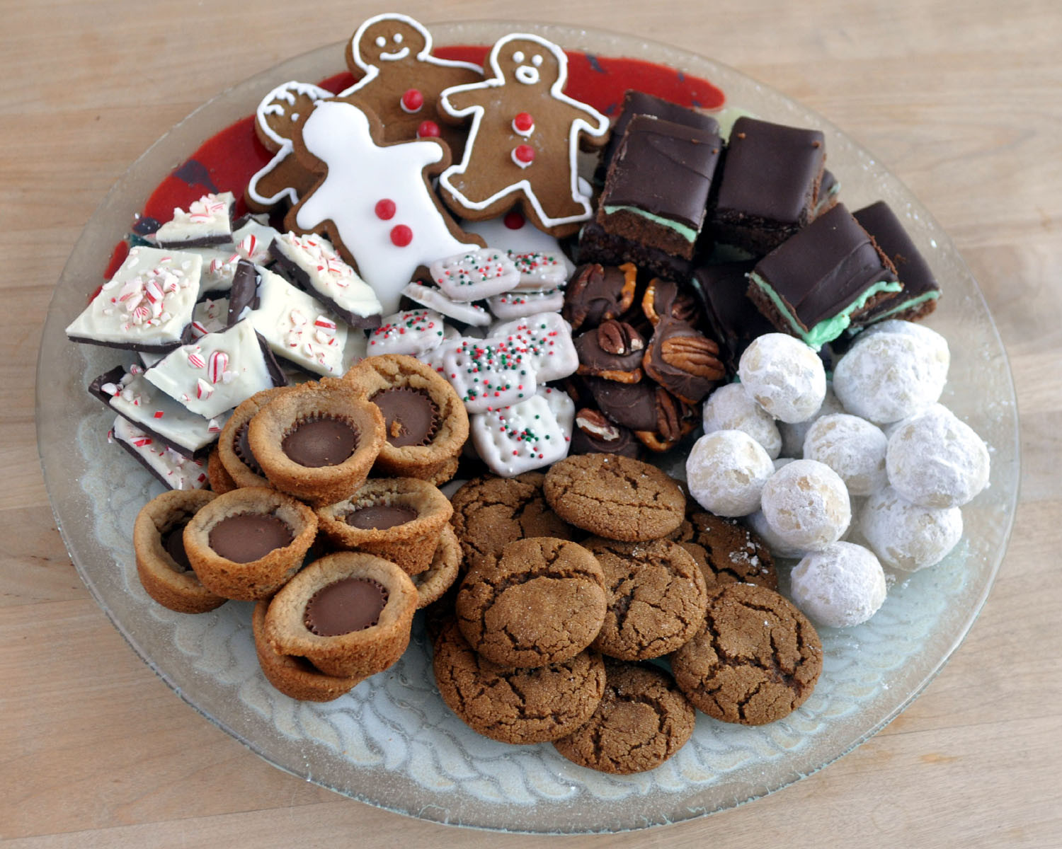 Christmas Cookies Plates
 7 Tips How To Survive The Season Holiday Cookies
