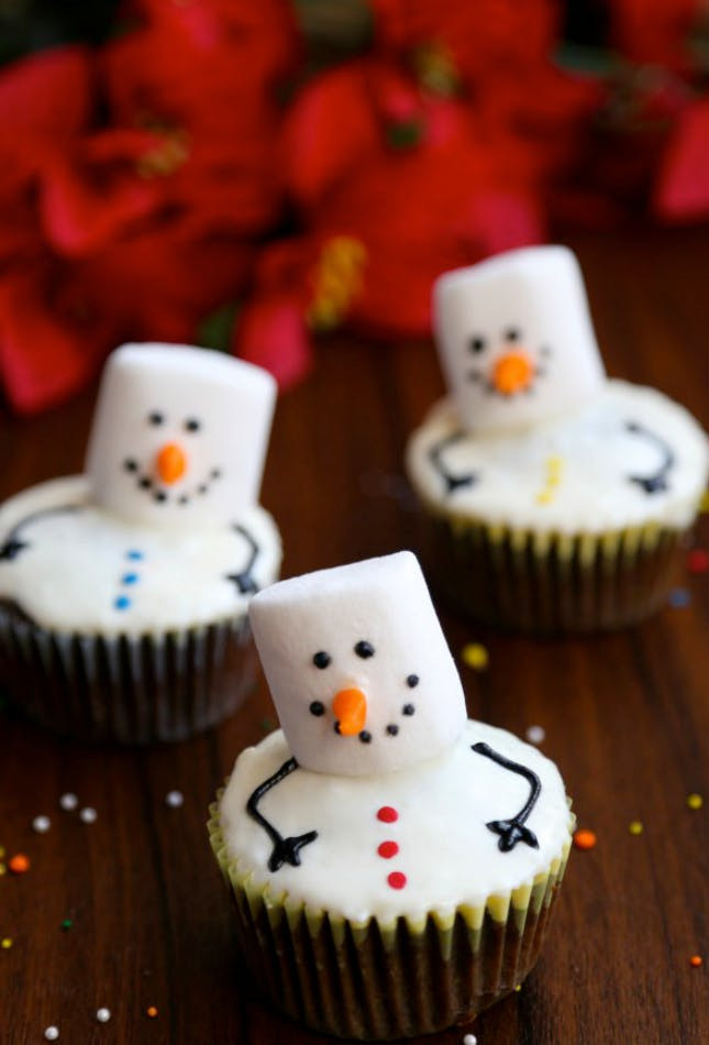 Christmas Cupcakes Images
 18 Adorable Christmas Cupcake Recipe Ideas That Are