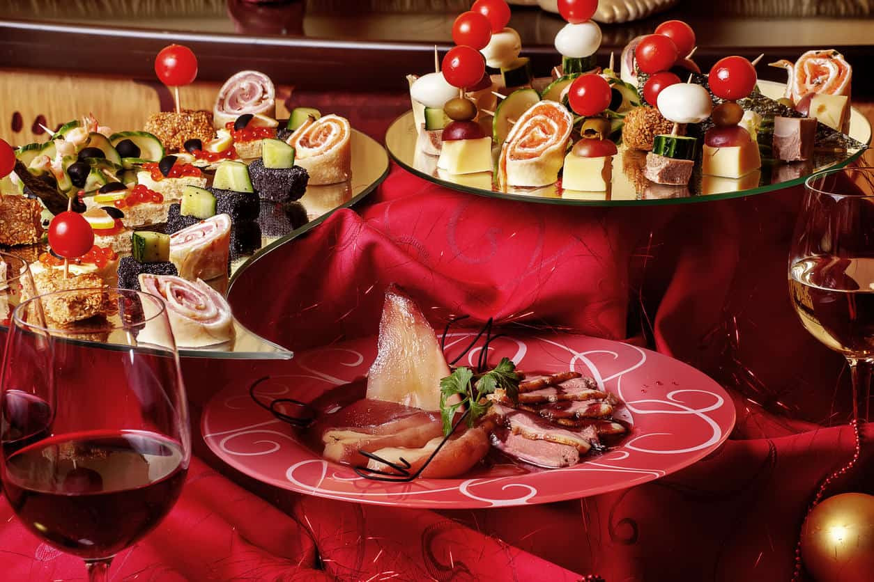 Christmas Dinner Catering
 The Italian Guide To Planning & Catering Your 2016 Holiday