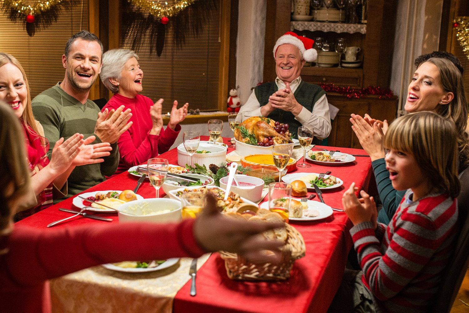 Christmas Dinner Ideas 2019
 Mum charges family a fixed price to e over for