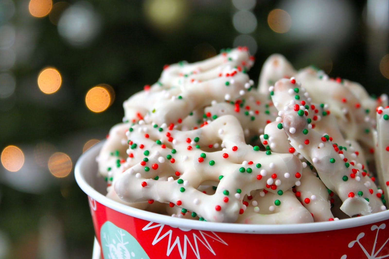 Christmas Dipped Pretzels
 Baked Perfection White Chocolate Christmas Pretzels