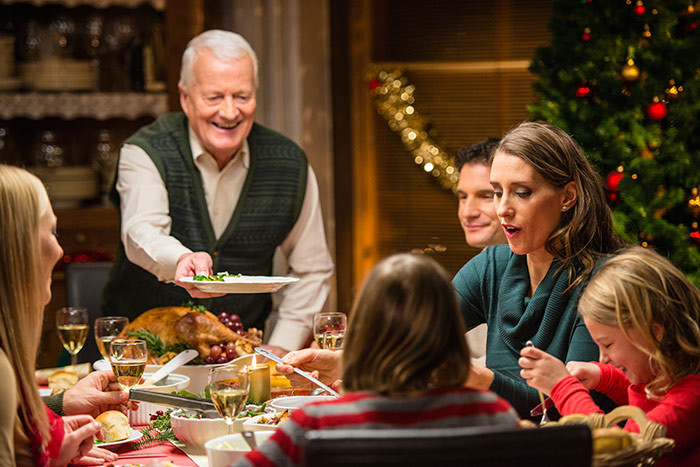 Christmas Family Dinners
 5 NEW CHRISTMAS TRADITIONS FOR YOUR FAMILY Baptist