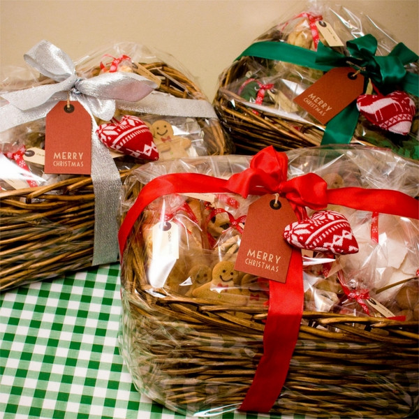 Christmas Food Gifts To Make
 Christmas basket ideas – the perfect t for family and