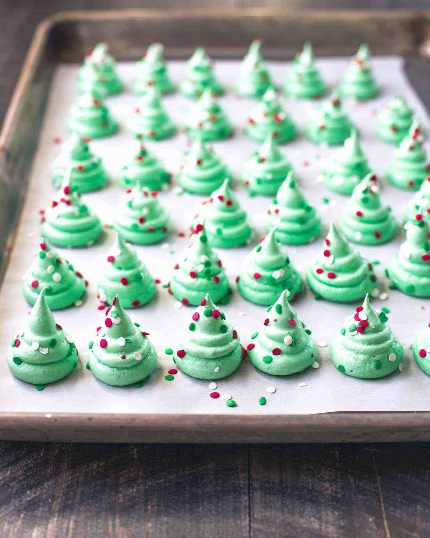 Christmas Meringue Cookies
 Christmas Tree Meringues