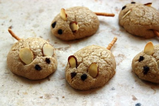 Christmas Mouse Cookies
 Christmas cookies for everyone on your list Spiced mice