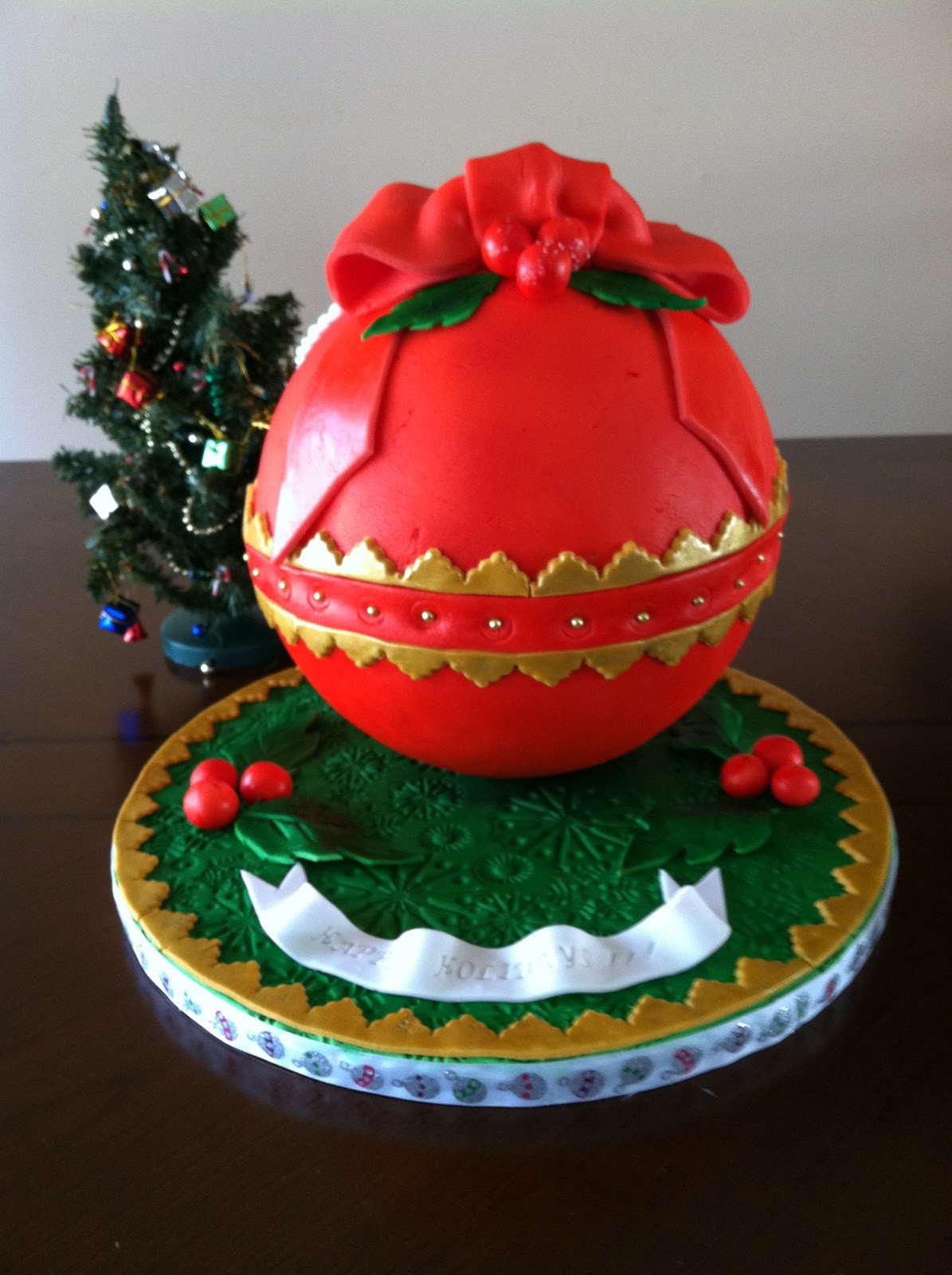 Christmas Ornaments Cakes
 Cakes by Hotkist Christmas Ball Ornament Cake
