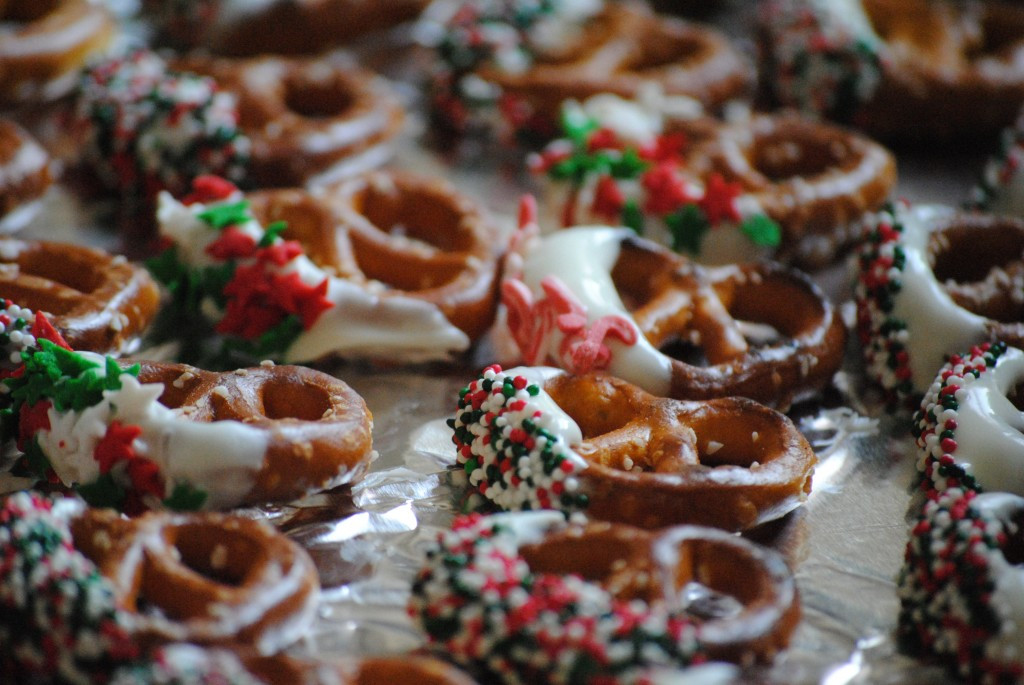 Christmas Pretzels Recipe
 Chocolate Dipped Pretzel Recipe DIY Holiday Gift