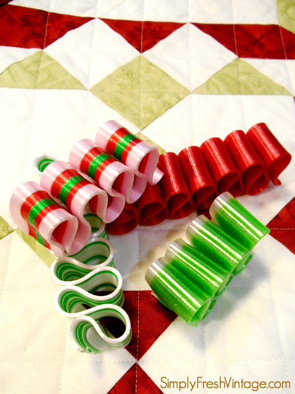 Christmas Ribbon Candy
 Ribbon Candy Tablerunner Shabby Art Boutique